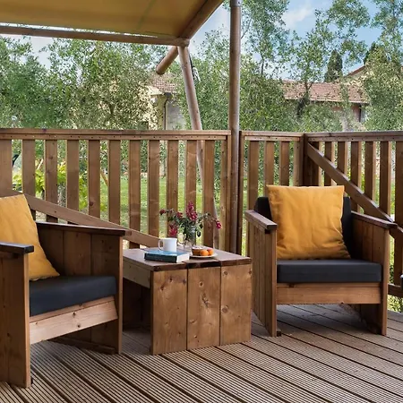 Les Escaliers Du Paradis Bed & Breakfast *