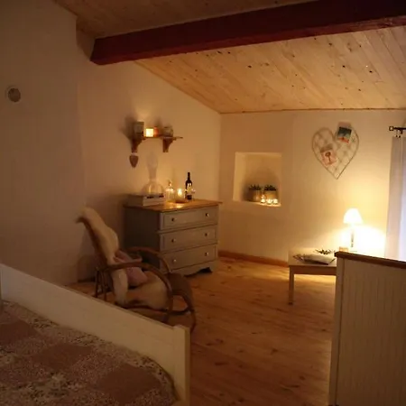 Les Escaliers Du Paradis Bed & Breakfast