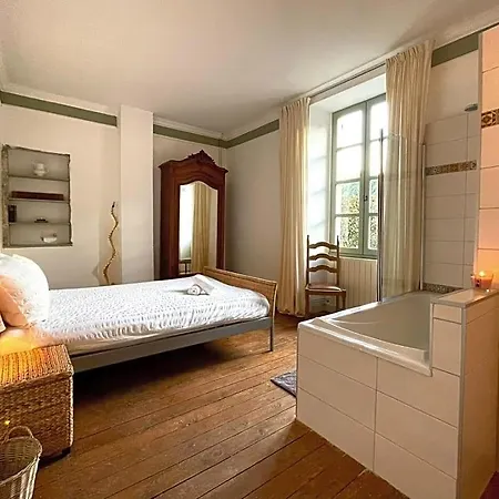 Les Escaliers Du Paradis Bed & Breakfast